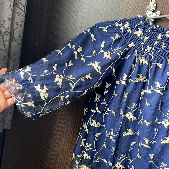 Handwork off- shoulder net Poncho blouse with lining. - Picture 5 of 5